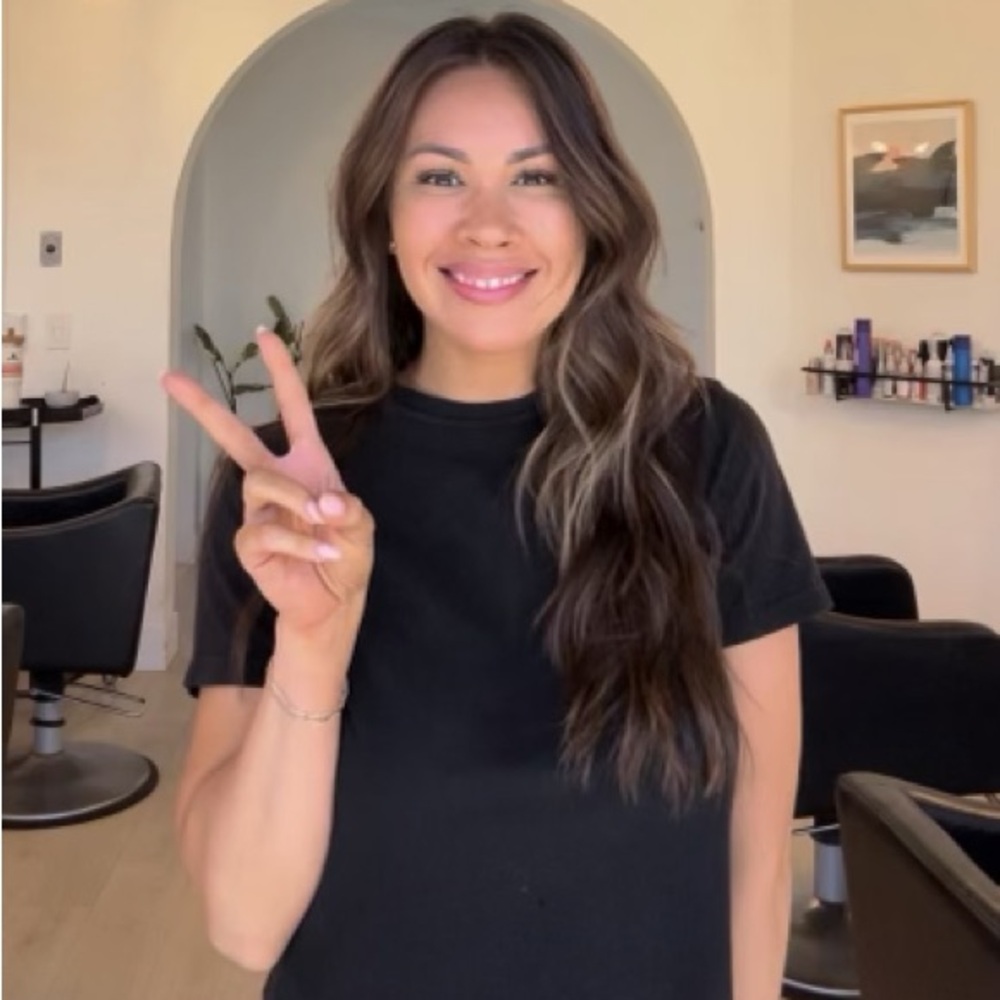 Meet your Posher, Violette Lee